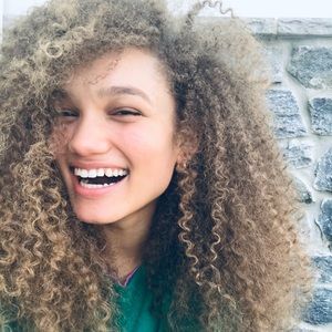 Meet your Posher, Chloe